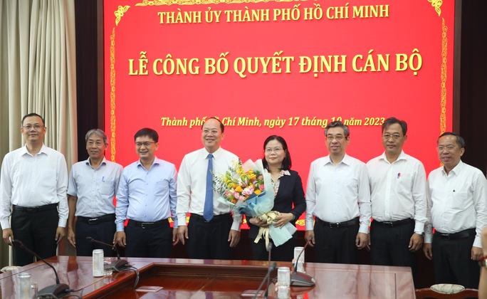 Ban Thường vụ Thành ủy TP HCM điều động cán bộ - Ảnh 2. Ban Thường vụ Thành ủy TP HCM điều động cán bộ - Ảnh 2.