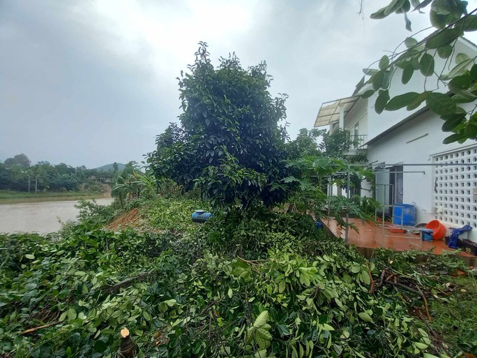 Cận cảnh ngập lụt ở hạ du Thủy điện Hương Điền - Ảnh 1.