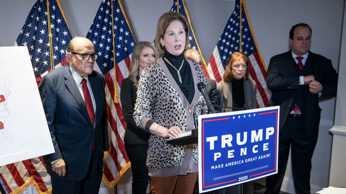Cựu luật sư của ông Trump nhận tội can thiệp bầu cử - Ảnh 1.