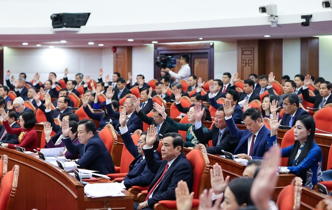 Trung ương Đảng kỷ luật cách tất cả chức vụ trong Đảng với Bí thư Tỉnh ủy Bến Tre - Ảnh 1.