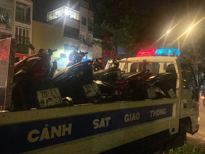 Bất ngờ kết quả kiểm tra nồng độ cồn nữ tài xế vào tối 20-10 - Ảnh 4.