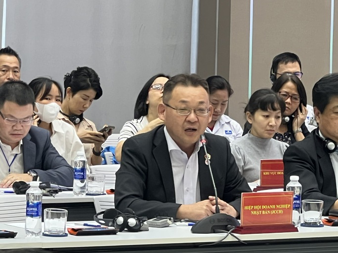 CSGT nói gì về việc xe container đậu đỗ trên đường Mỹ Phước - Tân Vạn? - Ảnh 1.