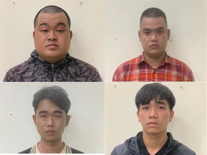 4 thanh niên giả danh công an bắt xe vi phạm giao thông - Ảnh 1. 4 thanh niên giả danh công an bắt xe vi phạm giao thông - Ảnh 1.