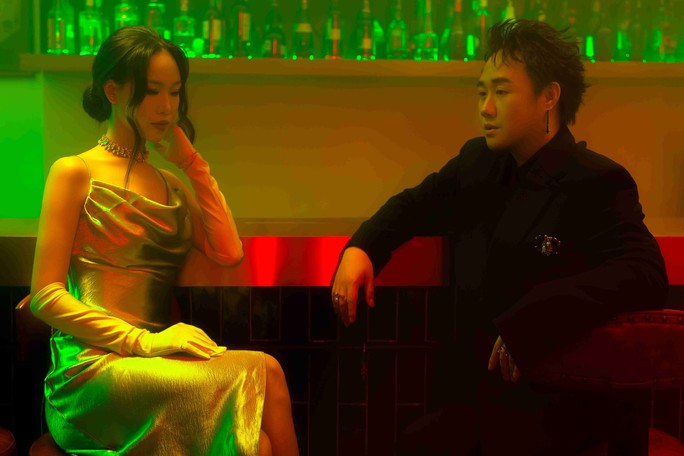 Thánh mưa Trung Quân đánh úp trước liveshow - Ảnh 4. Thánh mưa Trung Quân đánh úp trước liveshow - Ảnh 4.