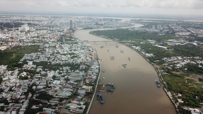 Cần Thơ bắn pháo hoa chào mừng 20 năm thành phố trực thuộc Trung ương - Ảnh 3.