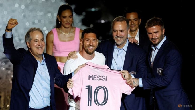 Bỏ xa Ronaldo, Messi dẫn đầu danh sách cầu thủ có giá trị thị trường cao nhất thế giới - Ảnh 3.