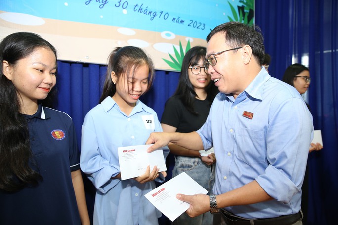 Báo Người Lao Động và Trường ĐH KHXH&NV TP HCM ký kết ghi nhớ hợp tác - Ảnh 6. Báo Người Lao Động và Trường ĐH KHXH&NV TP HCM ký kết ghi nhớ hợp tác - Ảnh 6.