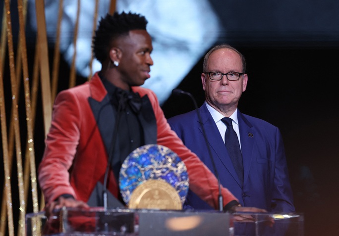 vinicius-junior-after-being-awarded-the-socrates-award-by-prince-albert-ii-of-monaco--1698708125575708660816.jpg