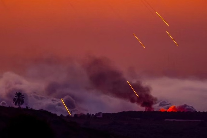 Israel tuyên bố hạ thêm chỉ huy Hamas, đánh vào đường hầm - Ảnh 2. Israel tuyên bố hạ thêm chỉ huy Hamas, đánh vào đường hầm - Ảnh 2.