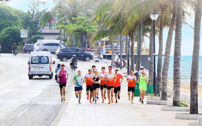 4.000 chân chạy tham gia Phan Thiết Marathon - Hành trình xanh 2023 - Ảnh 3.