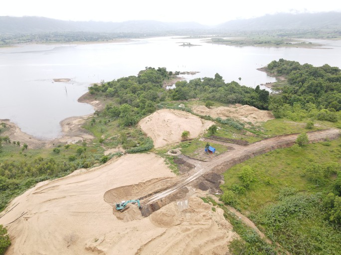 Công an tỉnh Đắk Lắk tăng cường xử lý sai phạm về cấp phép, khai thác khoáng sản - Ảnh 2.