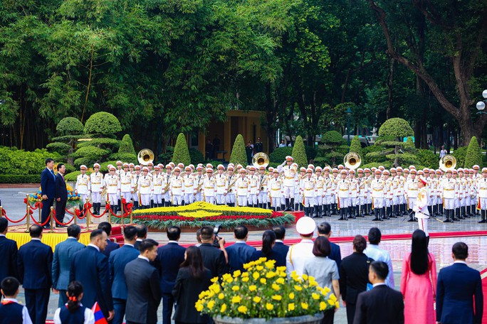 Cận cảnh Chủ tịch nước Võ Văn Thưởng đón Tổng thống Mông Cổ - Ảnh 6. Cận cảnh Chủ tịch nước Võ Văn Thưởng đón Tổng thống Mông Cổ - Ảnh 6.