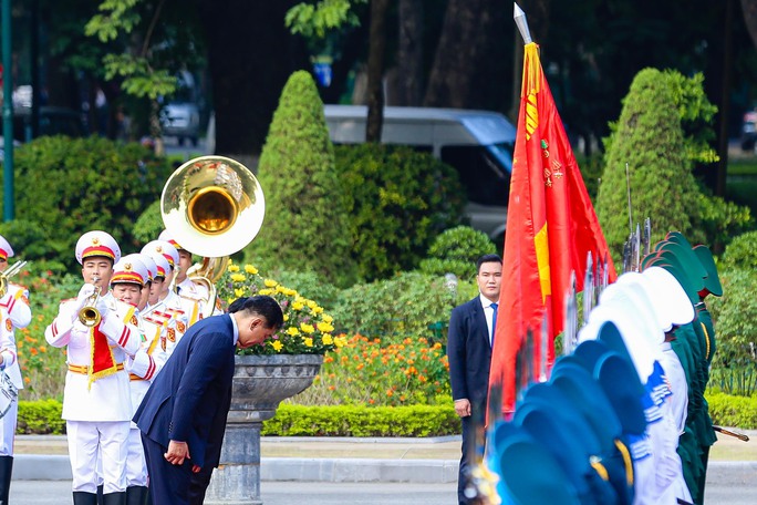 Cận cảnh Chủ tịch nước Võ Văn Thưởng đón Tổng thống Mông Cổ - Ảnh 7. Cận cảnh Chủ tịch nước Võ Văn Thưởng đón Tổng thống Mông Cổ - Ảnh 7.