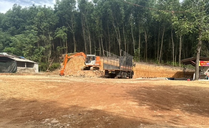 Đột nhập những trạm cân keo tràm 4 không mà chính quyền khó xử lý - Ảnh 7. Đột nhập những trạm cân keo tràm 4 không mà chính quyền khó xử lý - Ảnh 7.