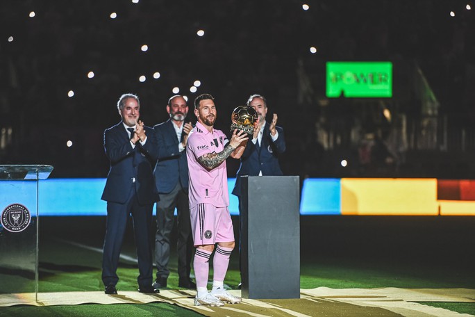 Sau Quả bóng vàng thứ 8, Messi mờ nhạt trong trận thua của Inter Miami - Ảnh 1.