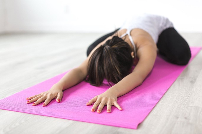 Yoga kìm hãm được bệnh động kinh - Ảnh 1.