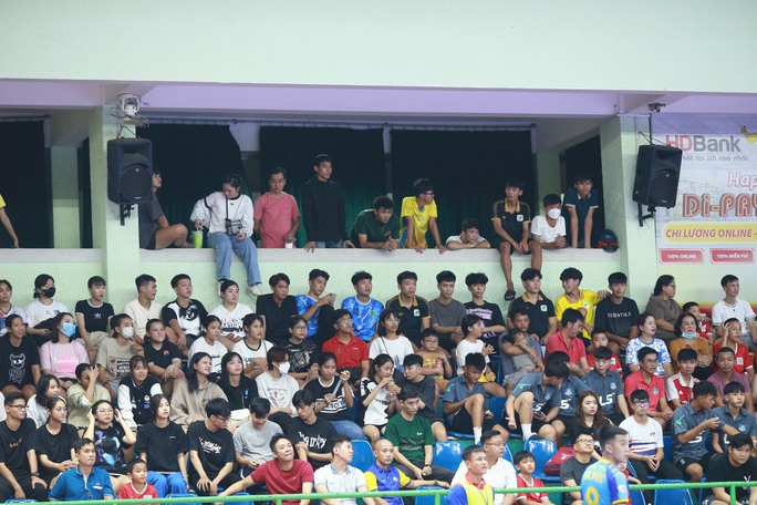 Thái Sơn Nam thắng kịch tính trong ngày khai mạc Futsal Cúp quốc gia 2023 - Ảnh 2. Thái Sơn Nam thắng kịch tính trong ngày khai mạc Futsal Cúp quốc gia 2023 - Ảnh 2.