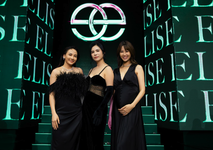 Dàn sao vượt mưa lạnh tụ hội trong show thời trang - Ảnh 5. Dàn sao vượt mưa lạnh tụ hội trong show thời trang - Ảnh 5.