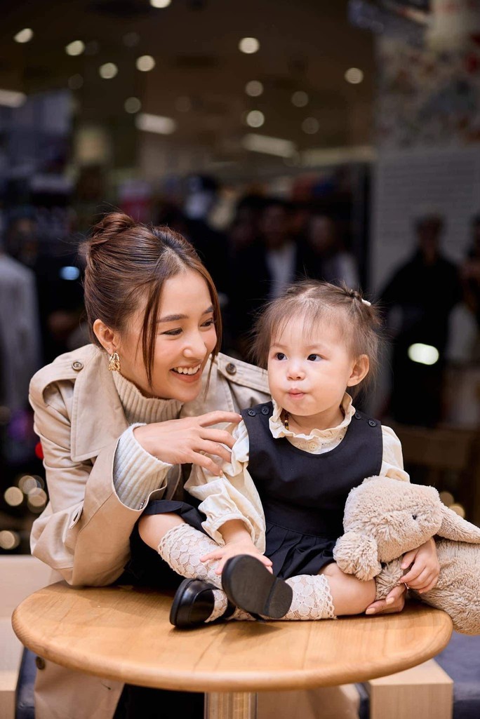 Pam nhà Salim được Hứa Kim Tuyền sáng tác riêng một bài hát - Ảnh 1. Pam nhà Salim được Hứa Kim Tuyền sáng tác riêng một bài hát - Ảnh 1.