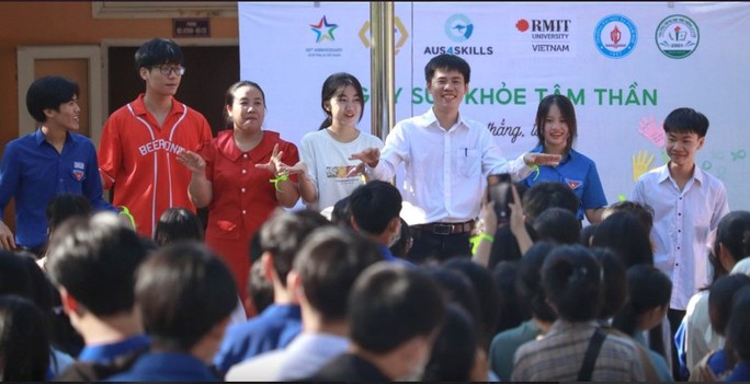 Bộ GD-ĐT tuyên dương 200 nhà giáo tiêu biểu - Ảnh 1. Bộ GD-ĐT tuyên dương 200 nhà giáo tiêu biểu - Ảnh 1.
