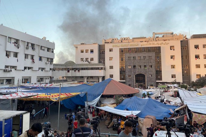 Hamas: Thả 70 con tin để đổi lấy lệnh ngừng bắn 5 ngày - Ảnh 1. Hamas: Thả 70 con tin để đổi lấy lệnh ngừng bắn 5 ngày - Ảnh 1.