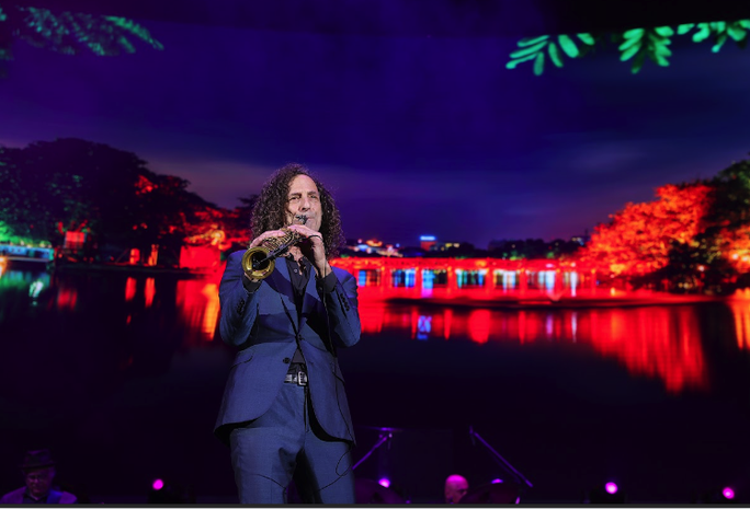 Kenny G mê hoặc khán giả bằng những giai điệu bất hủ - Ảnh 6.