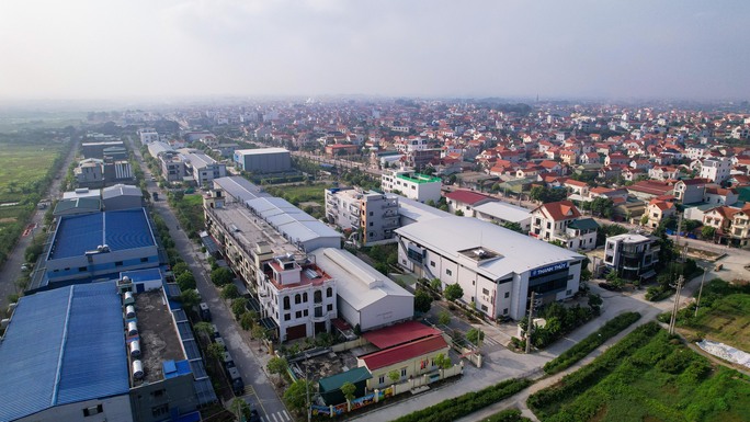 Cận cảnh loạt biệt thự mọc bên trong cụm công nghiệp làng nghề ở Hà Nội - Ảnh 7.