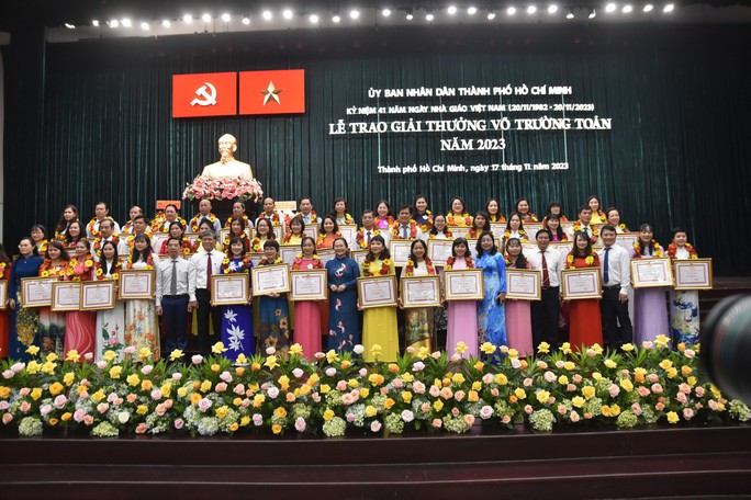 Mong thầy cô cháy hết mình với sự nghiệp trồng người - Ảnh 3. Mong thầy cô cháy hết mình với sự nghiệp trồng người - Ảnh 3.