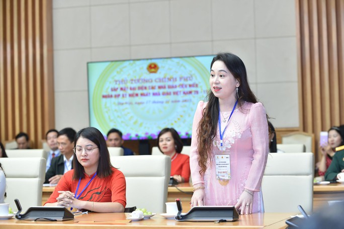 Thủ tướng: Chung sức với các thầy cô trong sự nghiệp trồng người - Ảnh 5. Thủ tướng: Chung sức với các thầy cô trong sự nghiệp trồng người - Ảnh 5.
