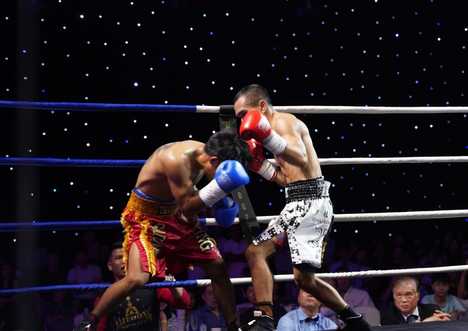 Mưa knock-out WBO Global Title Match, Trần Văn Thảo thắng kịch tính võ sĩ người Mexico - Ảnh 5. Mưa knock-out WBO Global Title Match, Trần Văn Thảo thắng kịch tính võ sĩ người Mexico - Ảnh 5.