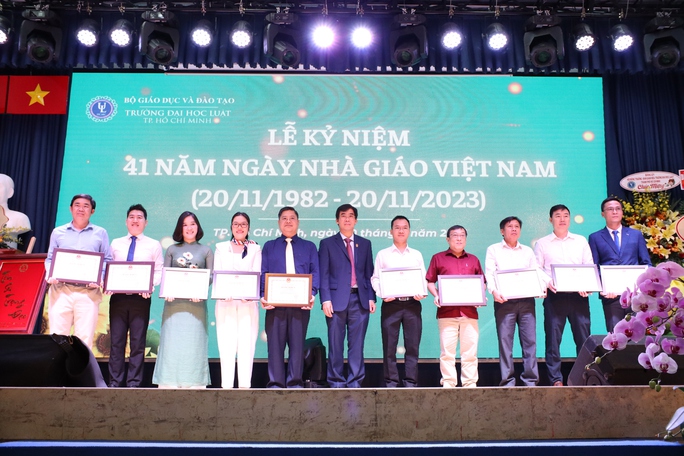 Trường ĐH Luật TP HCM mở thêm 7 chương trình đào tạo chất lượng cao - Ảnh 4. Trường ĐH Luật TP HCM mở thêm 7 chương trình đào tạo chất lượng cao - Ảnh 4.