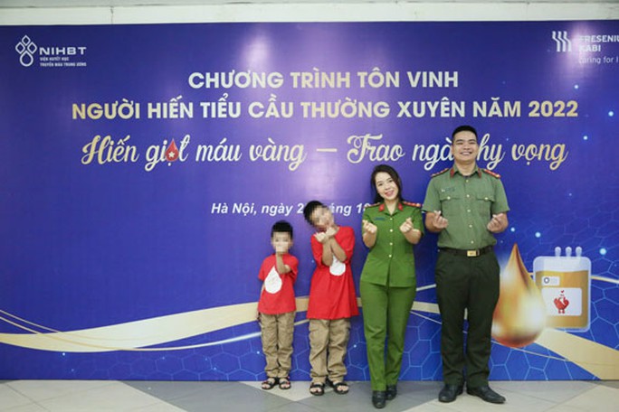 Đôi vợ chồng có trái tim hồng - Ảnh 1. Đôi vợ chồng có trái tim hồng - Ảnh 1.