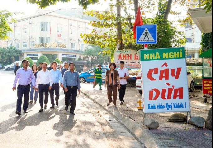 Chủ tịch Hải Phòng chỉ ra nhiều sai phạm trong quản lý đất đai tại Đồ Sơn - Ảnh 1. Chủ tịch Hải Phòng chỉ ra nhiều sai phạm trong quản lý đất đai tại Đồ Sơn - Ảnh 1.