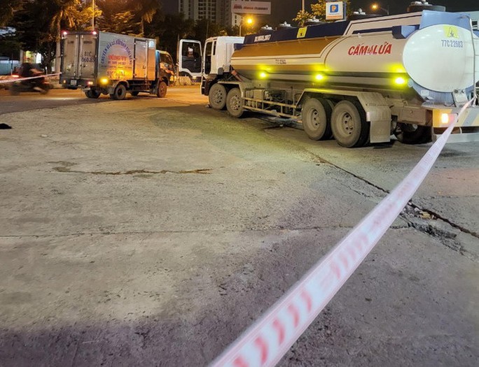 Tài xế xe bồn đâm chết tài xế xe tải - Ảnh 1.