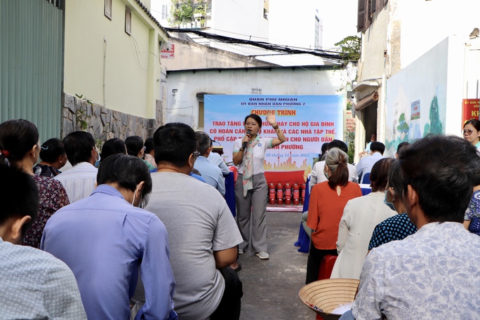 Một phường ở TP HCM phổ cập kiến thức phòng chống đột quỵ cho người dân - Ảnh 1. Một phường ở TP HCM phổ cập kiến thức phòng chống đột quỵ cho người dân - Ảnh 1.