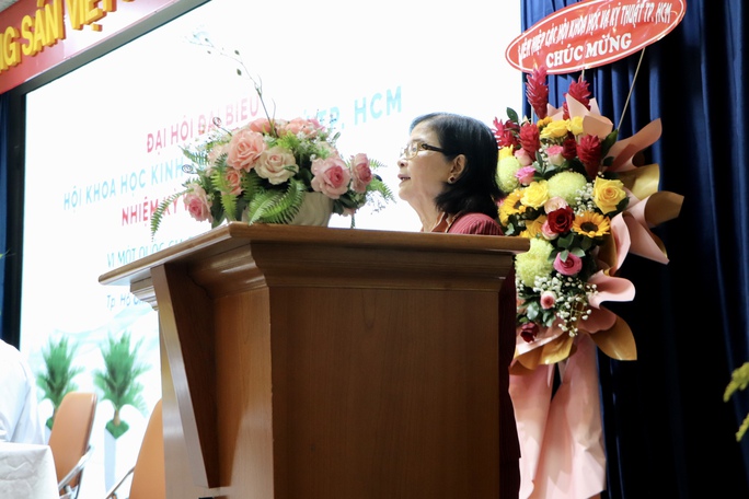 TS Trương Thị Minh Sâm tiếp tục làm Chủ tịch Hội Khoa học kinh tế và Quản lý TP HCM - Ảnh 1. TS Trương Thị Minh Sâm tiếp tục làm Chủ tịch Hội Khoa học kinh tế và Quản lý TP HCM - Ảnh 1.