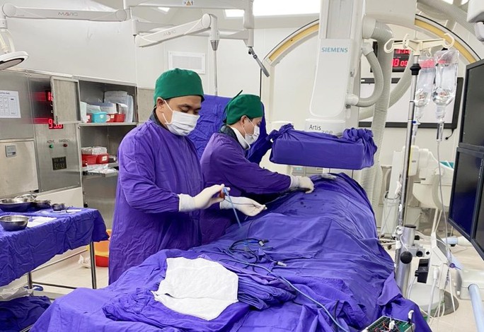Chuyển tuyến KCB: Tránh quá tải cho tuyến Trung ương - Ảnh 2. Chuyển tuyến KCB: Tránh quá tải cho tuyến Trung ương - Ảnh 2.