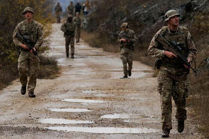 Quân đội Anh đến “điểm nóng” Kosovo - Serbia - Ảnh 1. Quân đội Anh đến “điểm nóng” Kosovo - Serbia - Ảnh 1.