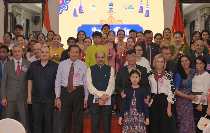 Rực rỡ sắc màu văn hóa Ấn Độ tại Hà Nội - Ảnh 5. Rực rỡ sắc màu văn hóa Ấn Độ tại Hà Nội - Ảnh 5.