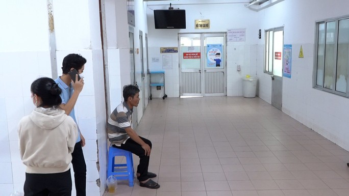 Điều trị tốt nhất cho đại úy bị đứt lìa 2 chân khi bắt cát tặc - Ảnh 1. Điều trị tốt nhất cho đại úy bị đứt lìa 2 chân khi bắt cát tặc - Ảnh 1.