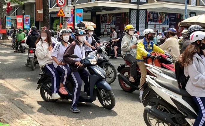 Không thể lơ đãng với quy định - Ảnh 1. Không thể lơ đãng với quy định - Ảnh 1.