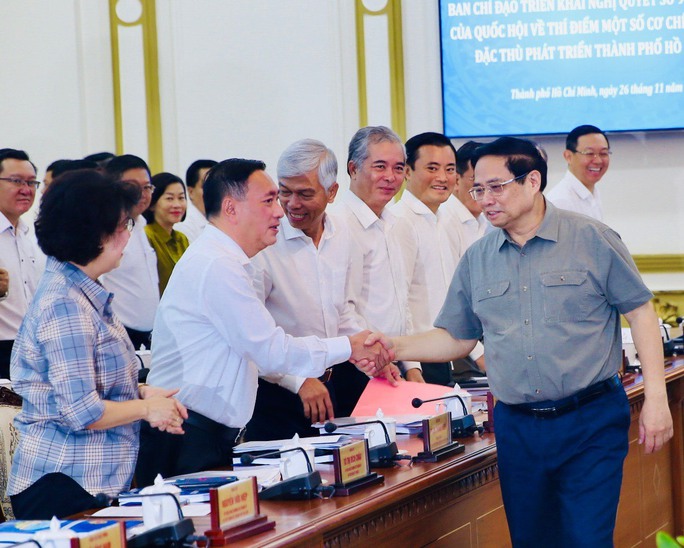 Thủ tướng: Đã là cơ chế đặc thù mà còn vướng cả rừng quy định - Ảnh 2. Thủ tướng: Đã là cơ chế đặc thù mà còn vướng cả rừng quy định - Ảnh 2.