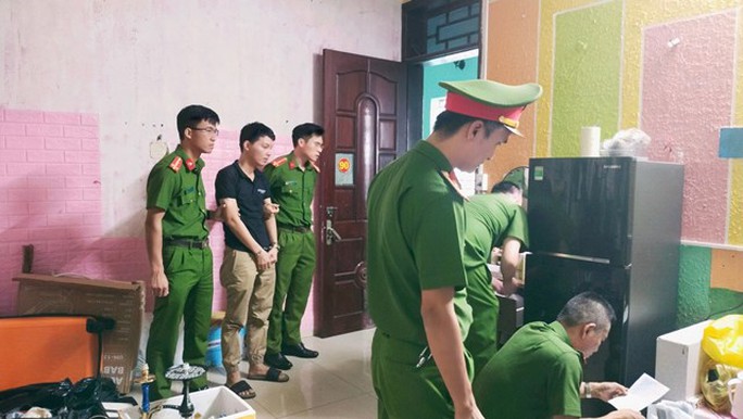 Giải thoát bé gái 14 tuổi kêu cứu ở quán karaoke, phát hiện 2 vụ mua bán người - Ảnh 2. Giải thoát bé gái 14 tuổi kêu cứu ở quán karaoke, phát hiện 2 vụ mua bán người - Ảnh 2.