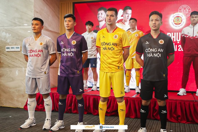 Tuyển Việt Nam sắp có thêm thủ môn nhập tịch Filip Nguyễn - Ảnh 1.