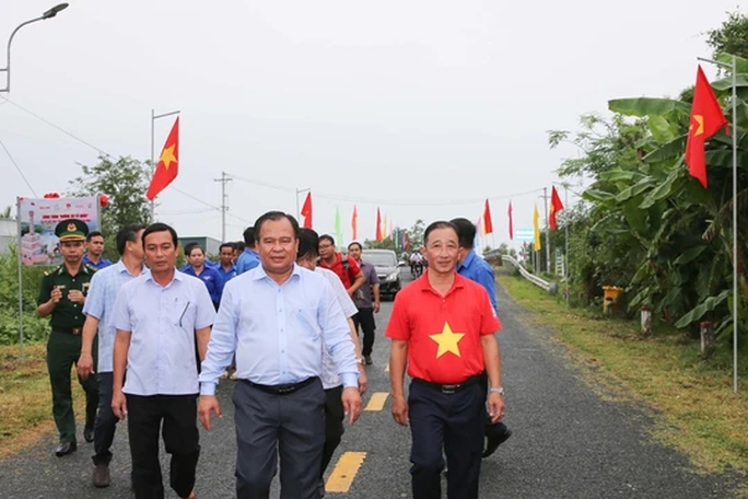 Thêm tuyến Đường cờ Tổ quốc và nhiều hoạt động nhân văn tại Cà Mau - Ảnh 10.