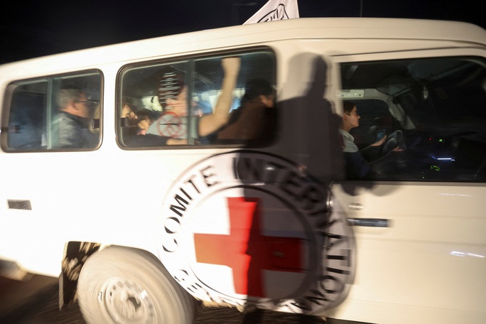 Hamas - Israel ngừng bắn ngày thứ 5, sếp tình báo Mossad, CIA xuất kích - Ảnh 1.