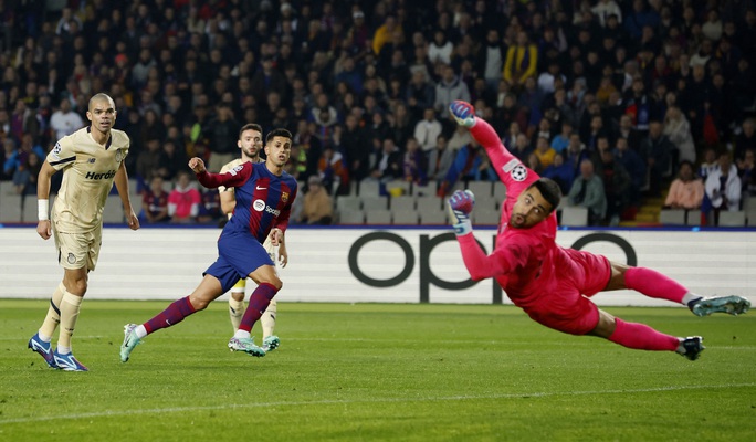 Hai sao Bồ định đoạt đại chiến, Barcelona sớm giành vé vòng 2 Champions League - Ảnh 3. Hai sao Bồ định đoạt đại chiến, Barcelona sớm giành vé vòng 2 Champions League - Ảnh 3.