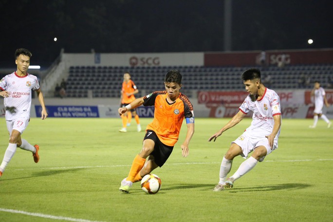 Giải Hạng nhất 2023-2024: CLB Bà Rịa - Vũng Tàu tạo mưa bàn thắng ở phố biển - Ảnh 2.