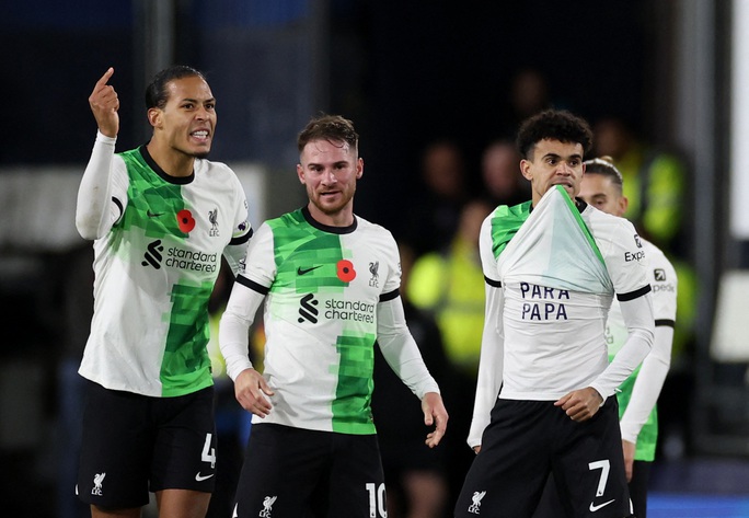 Liverpool bị tân binh Luton Town chia điểm, nóng rực bảng xếp hạng - Ảnh 5. Liverpool bị tân binh Luton Town chia điểm, nóng rực bảng xếp hạng - Ảnh 5.