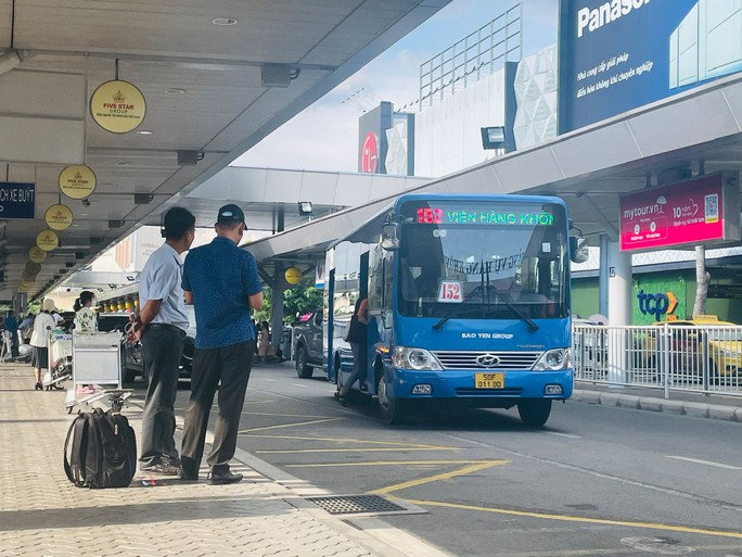 Xe buýt TP HCM: Khó khăn vây bủa - Ảnh 2. Xe buýt TP HCM: Khó khăn vây bủa - Ảnh 2.